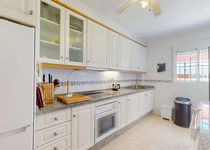 Immaculate With Sea Views! Casa vacanze