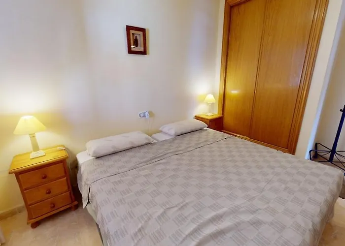 Immaculate With Sea Views! Casa vacanze