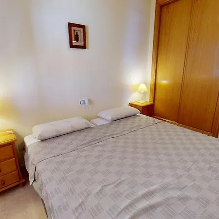 Immaculate With Sea Views! Ferienhaus
